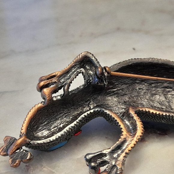4 inch Turquoise and Red Crystal Gecko Brooch - Picture 10 of 11